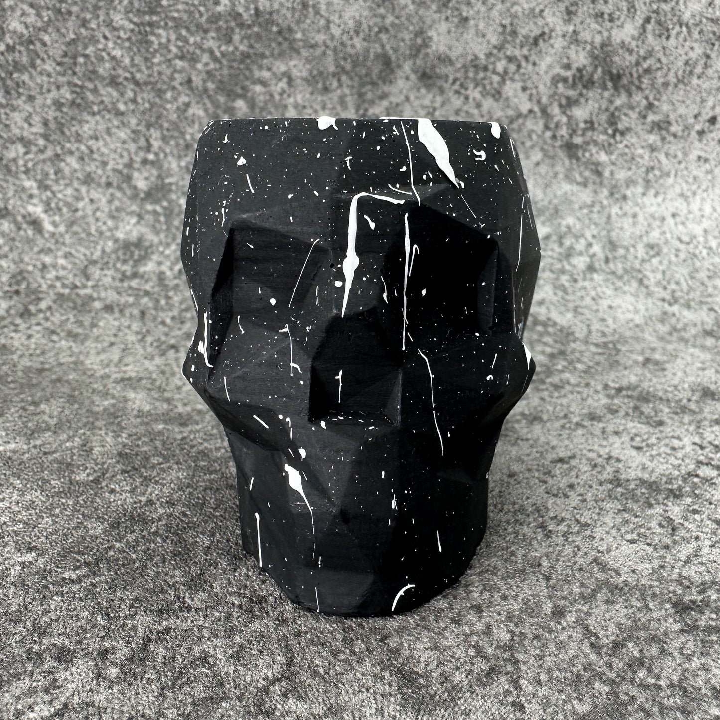 Small Skull Shaped Plant Pot/Pen Holder